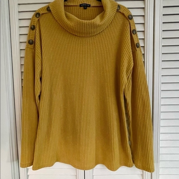 GOLD TUNIC TOP BY MM MM MM CLOTHING, IN SIZE XL. - Picture 2 of 6